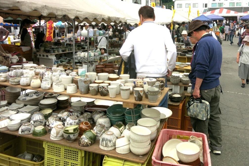 【益子町】春と秋の器の祭典！「益子陶器市」で“お気に入り”を見つける旅へ